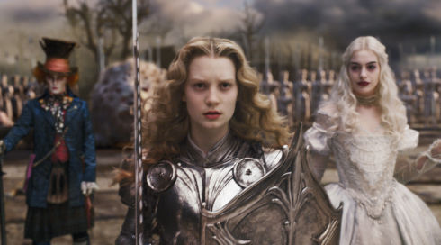 Johnny Depp, Mia Wasikowska und Anne Hathaway in «Alice in Wonderland»