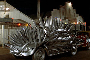 «The Cars That Ate Paris»