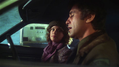 Melody Anderson und James Farentino in «Dead & Buried»