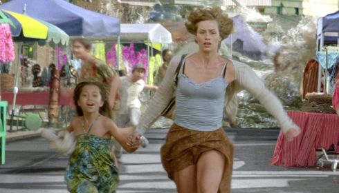 Jessica Griffiths und Cécile De France in «Hereafter»