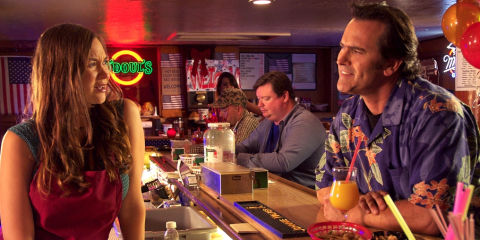 Grace Thorsen und Bruce Campbell in «My Name Is Bruce»